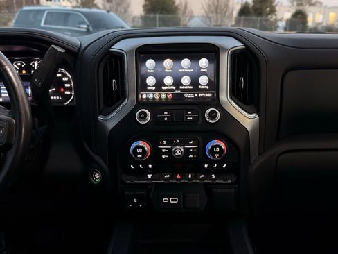 Used 2023 GMC Sierra 2500 SLT image 34