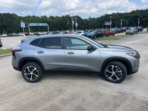 New 2026 Chevrolet Trax RS FWD image 8
