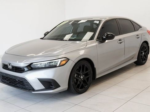 Used 2023 Honda Civic Sport image 6