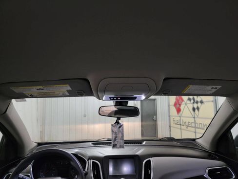 Used 2018 Chevrolet Equinox LS image 37