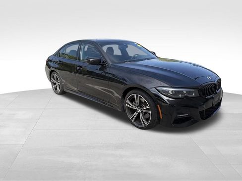 Used 2022 BMW 330i xDrive Sedan w/ M Sport Package AWD/4WD image 3