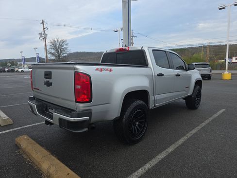Used 2018 Chevrolet Colorado LT w/ Redline Special Edition AWD/4WD image 3