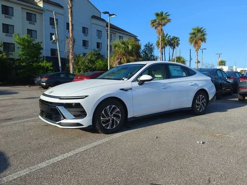 New 2026 Hyundai Sonata Blue FWD image 2