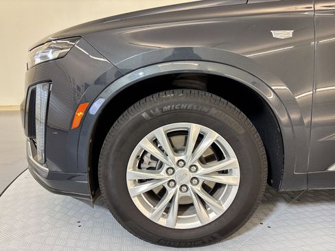 Used 2022 Cadillac XT6 Luxury w/ LPO, Floor Liner Package AWD/4WD image 11