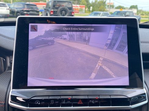 Used 2026 Jeep Compass Trailhawk w/ Sun, Sound & Navigation Group AWD/4WD image 17