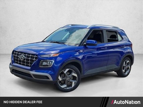 Used 2023 Hyundai Venue SEL FWD image 1