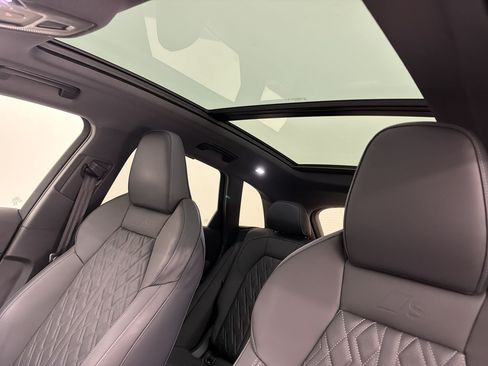 Certified 2025 Audi SQ5 Premium Plus w/ Premium Plus Package AWD/4WD image 18