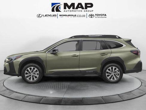 Used 2025 Subaru Outback Premium AWD/4WD image 3