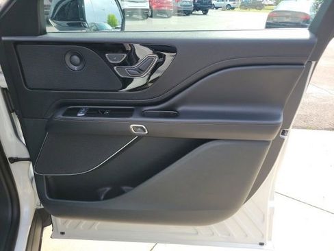 Used 2024 Lincoln Aviator Reserve w/ Elements Package Plus AWD/4WD image 26