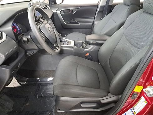 Used 2020 Toyota RAV4 LE image 19