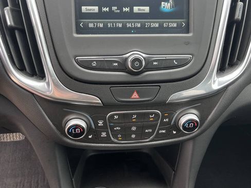 Used 2018 Chevrolet Equinox LT AWD/4WD image 29