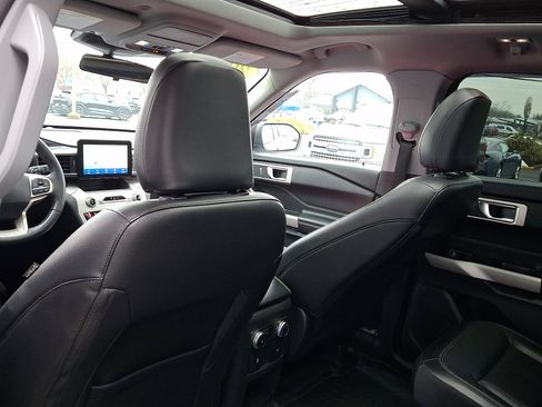 Certified 2021 Ford Explorer XLT w/ Equipment Group 202A image 12