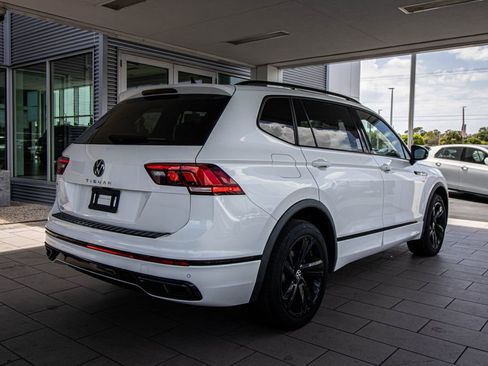 Certified 2023 Volkswagen Tiguan SE R-Line FWD image 2