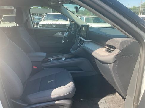New 2026 Ford Explorer Active RWD image 12