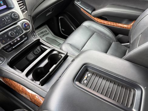 Used 2018 Chevrolet Tahoe Premier AWD/4WD image 16