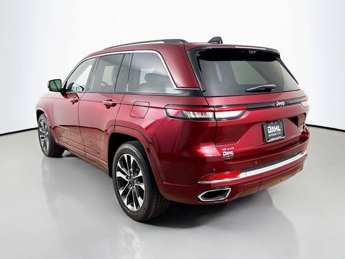 Used 2023 Jeep Grand Cherokee Overland w/ Luxury Tech Group IV AWD/4WD image 10