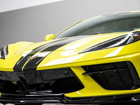 Used 2020 Chevrolet Corvette Stingray Preferred Cpe w/ 2LT Preferred Equipment Group RWD image 2