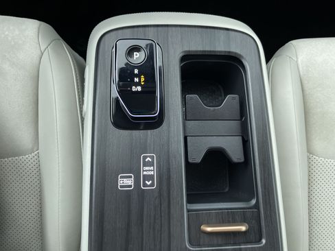 Certified 2024 Nissan Ariya AWD image 21