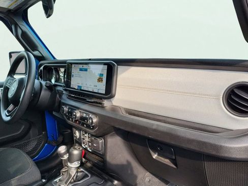 Certified 2024 Jeep Gladiator Sport image 20