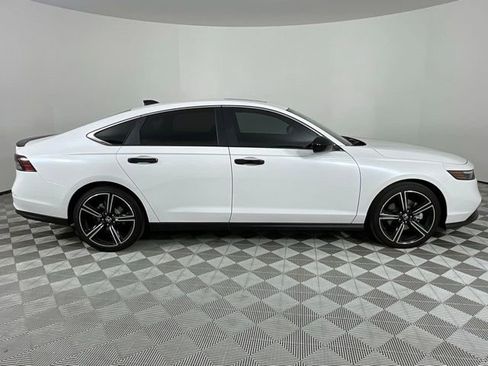 Used 2025 Honda Accord Sport image 4