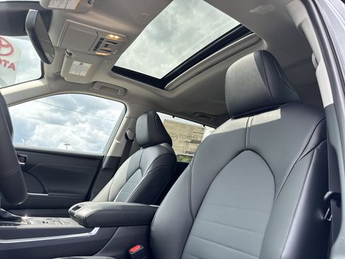 New 2025 Toyota Highlander XLE AWD/4WD image 28