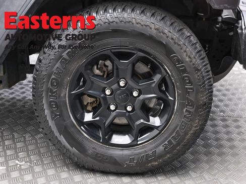 Used 2023 Jeep Wrangler Unlimited w/ Cold Weather Group AWD/4WD image 31
