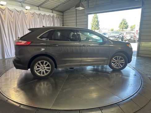 Used 2020 Ford Edge SEL w/ Convenience Package AWD/4WD image 4