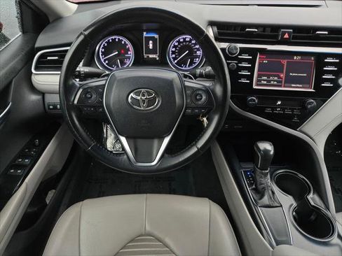 Certified 2018 Toyota Camry SE FWD image 12