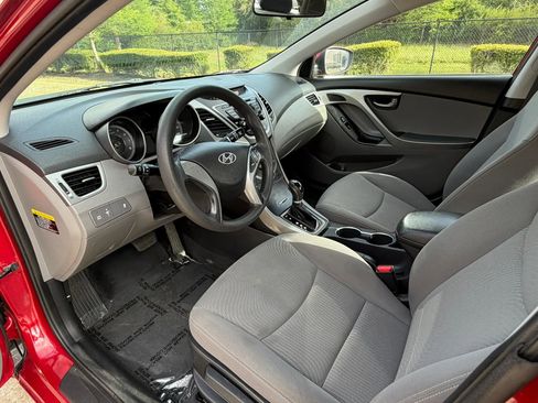 Used 2016 Hyundai Elantra SE image 9