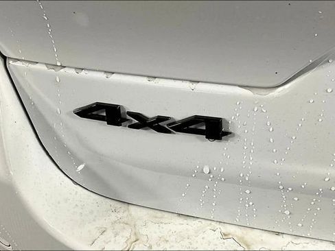 New 2025 Jeep Grand Cherokee Altitude image 9