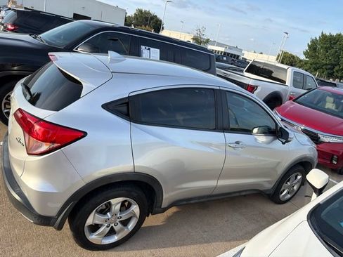 Used 2016 Honda HR-V EX image 4