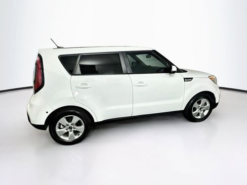 Used 2018 Kia Soul w/ Convenience Package FWD image 10