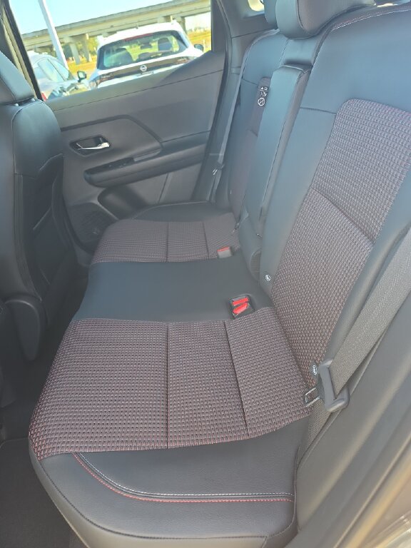 New 2027 Nissan Kicks SR w/ Cold Weather Package FWD image 3