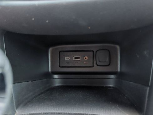 Used 2023 Chevrolet Equinox RS FWD image 23