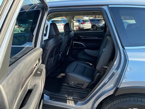 Used 2023 Kia Telluride S image 25