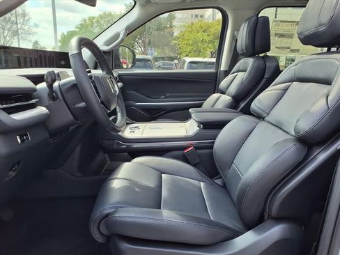 New 2026 Lincoln Navigator L Reserve AWD/4WD image 7