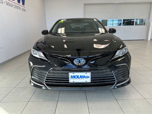 Used 2023 Toyota Camry LE image 3