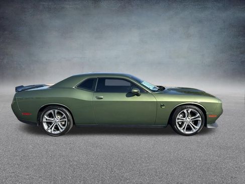 Used 2022 Dodge Challenger R/T RWD image 2