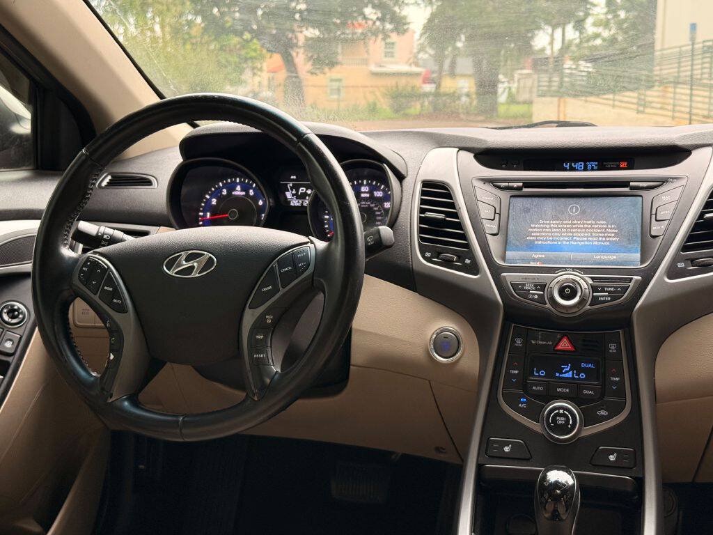 Used 2015 Hyundai Elantra Limited w/ Option Group 05 FWD image 16