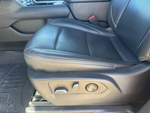 Used 2022 GMC Yukon XL Denali image 17