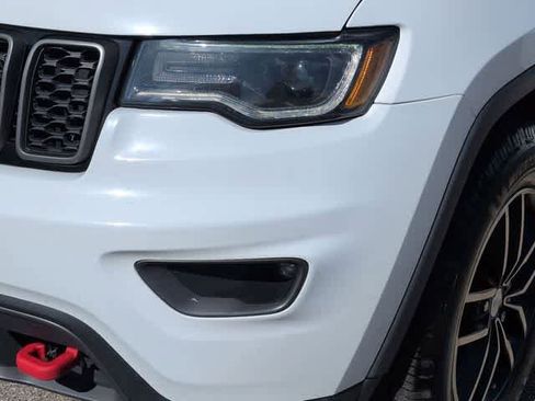 Used 2018 Jeep Grand Cherokee Trailhawk w/ Trailhawk Luxury Group AWD/4WD image 11