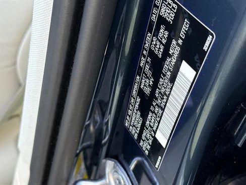 Certified 2023 Volvo XC60 T8 Ultimate image 32