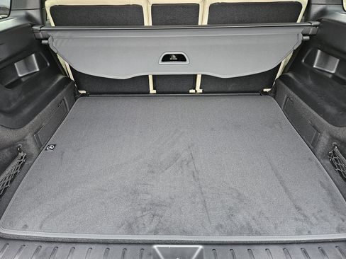 Certified 2025 Mercedes-Benz GLB 250 image 31