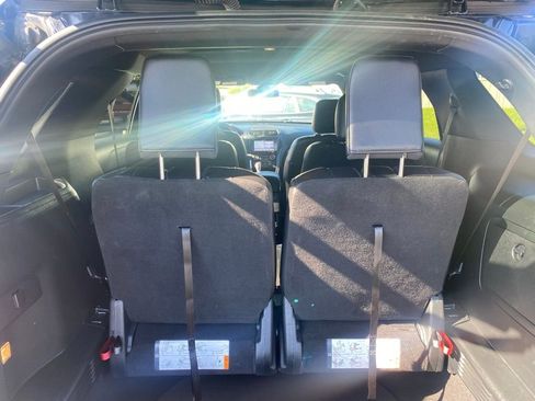 Used 2019 Ford Explorer XLT w/ Equipment Group 202A FWD image 24