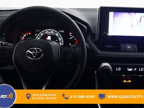 Used 2023 Toyota RAV4 XLE Premium FWD image 5