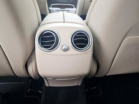 Used 2019 Mercedes-Benz GLC 300 4MATIC image 29