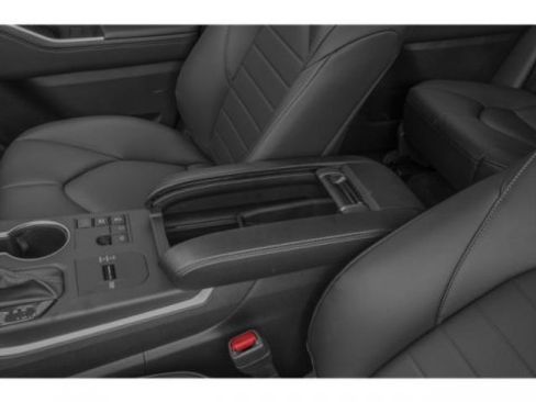 Used 2023 Toyota Highlander XLE FWD image 16