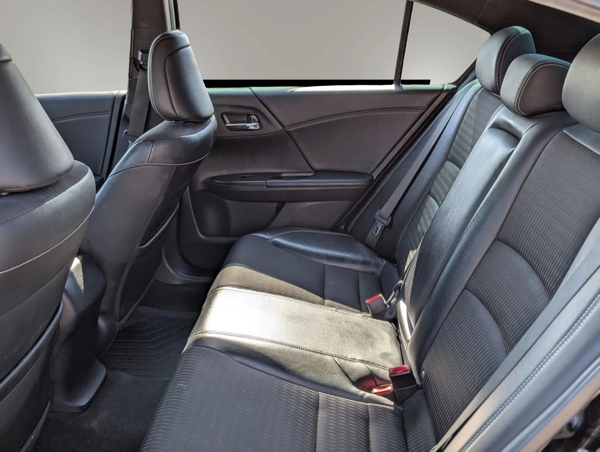 Used 2016 Honda Accord Sport image 16