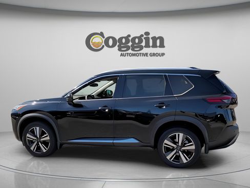 Used 2023 Nissan Rogue SL w/ SL Premium Package image 5