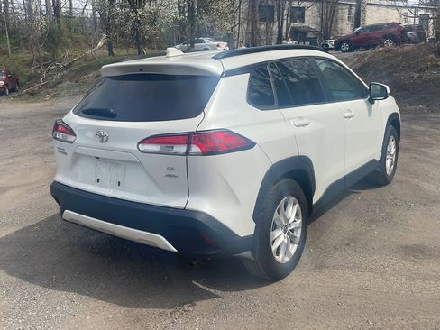 Used 2023 Toyota Corolla Cross LE w/ Moonroof Package image 11